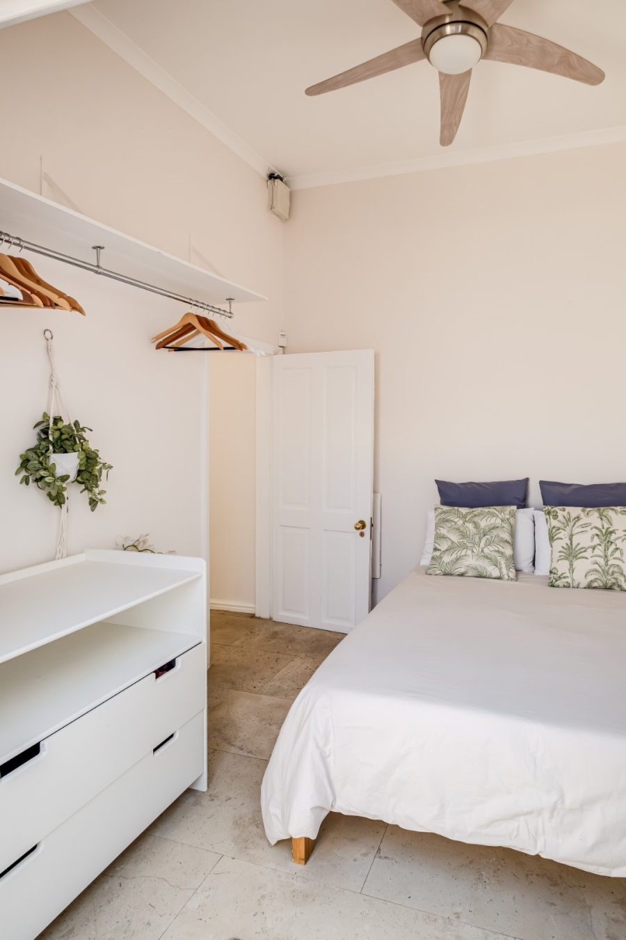 To Let 2 Bedroom Property for Rent in Gardens Western Cape